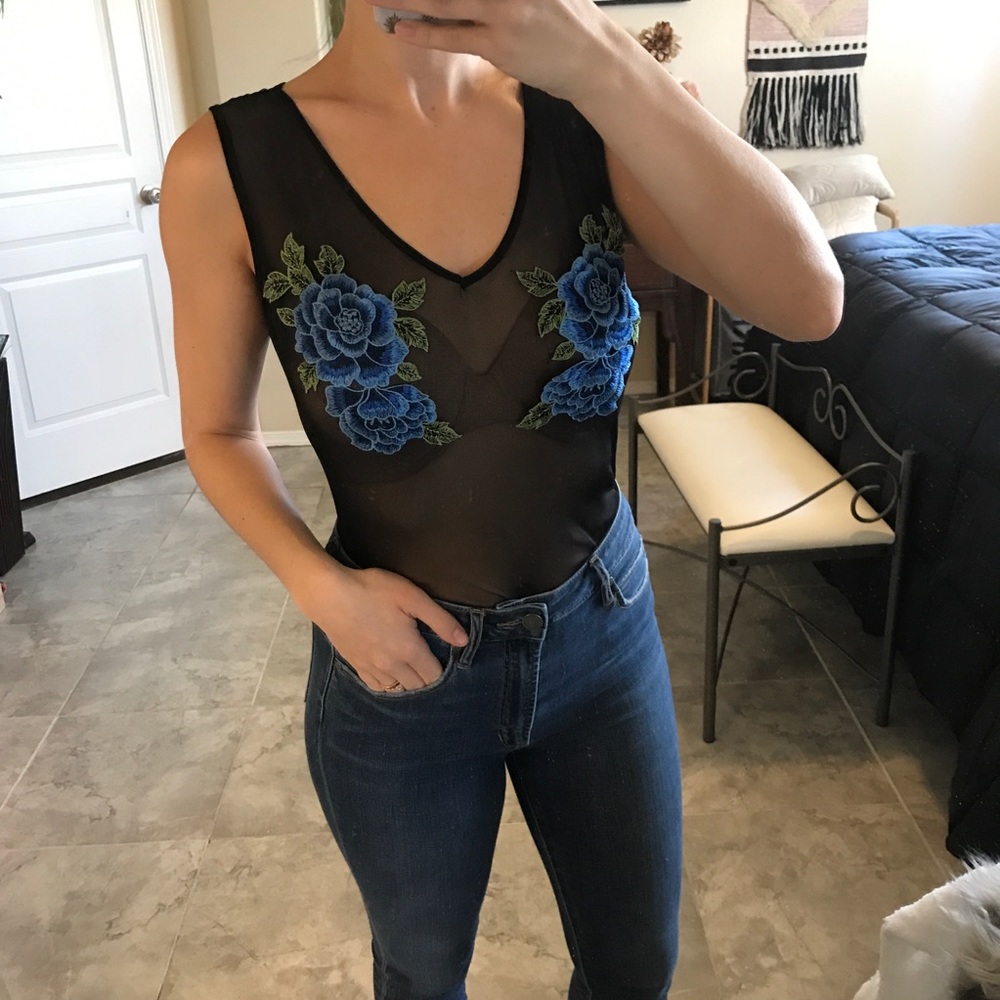 NWOT Mesh Tank w/Embroidery